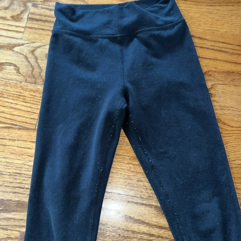 Girls 1/4 zip Old Navy top and Zella and Gymboree leggings size 7/8